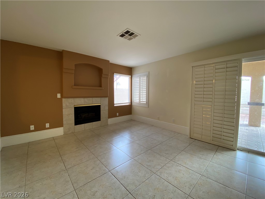 8111 Cimarron Meadows Way Property Photo 5