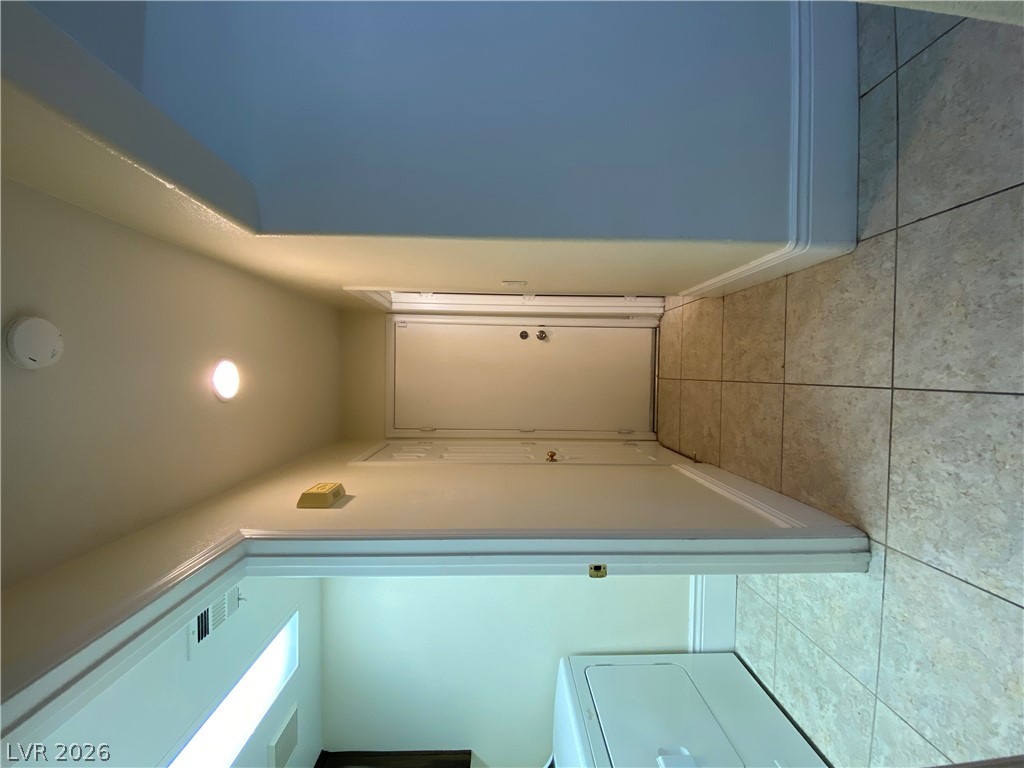 8111 Cimarron Meadows Way Property Photo 11
