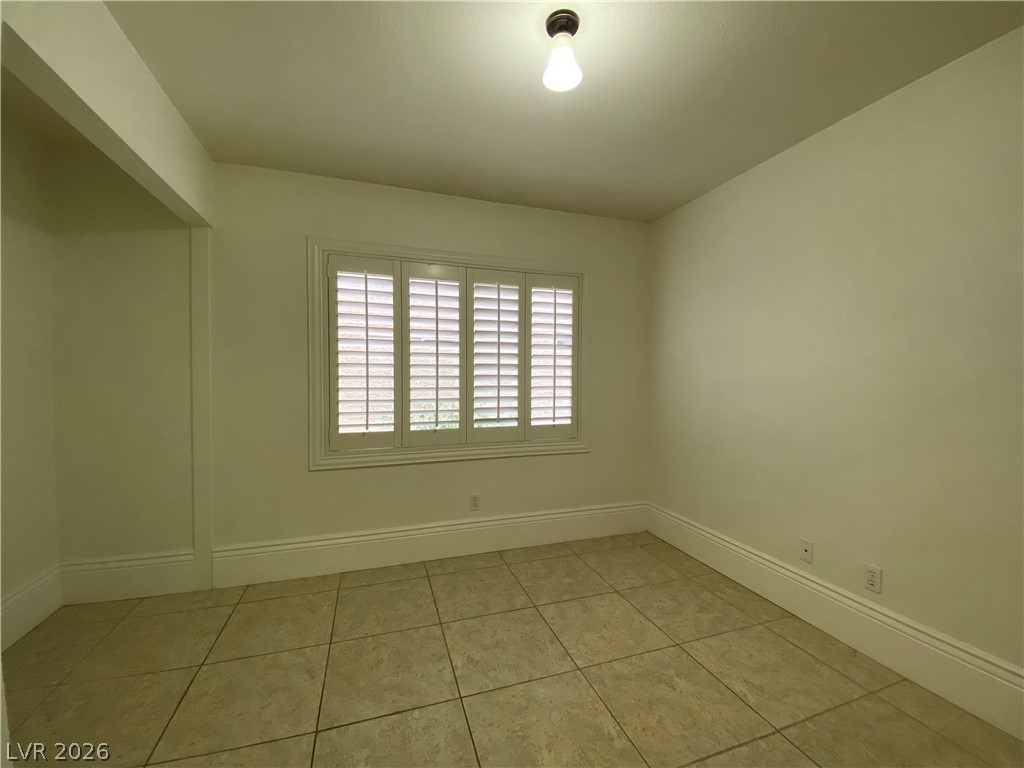 8111 Cimarron Meadows Way Property Photo 12