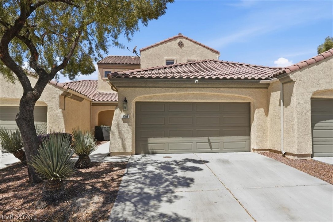 8709 Echo Grande Drive Property Photo 1