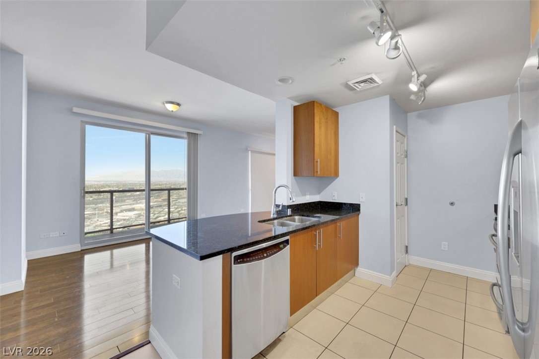 200 West Sahara Avenue 2909 Property Photo 7