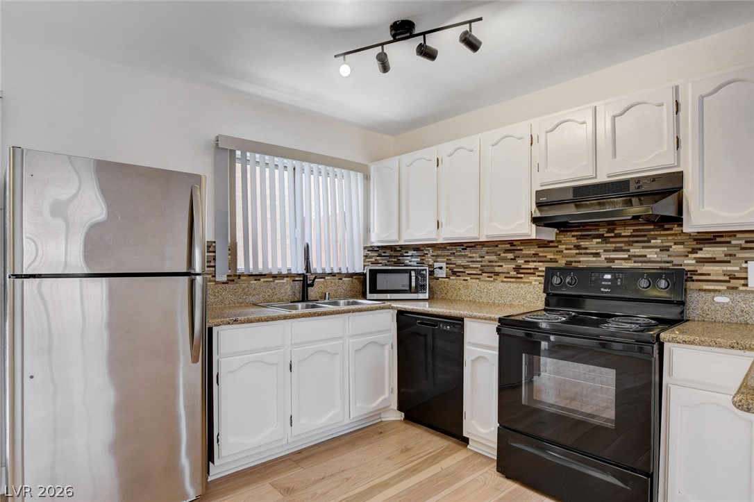 5198 Garden Lane D Property Photo 10