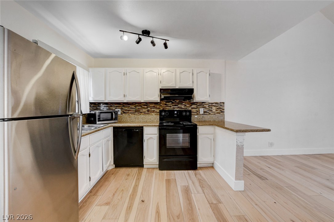 5198 Garden Lane D Property Photo 11