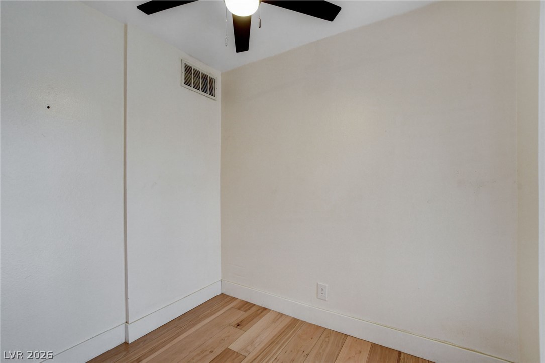 5198 Garden Lane D Property Photo 15