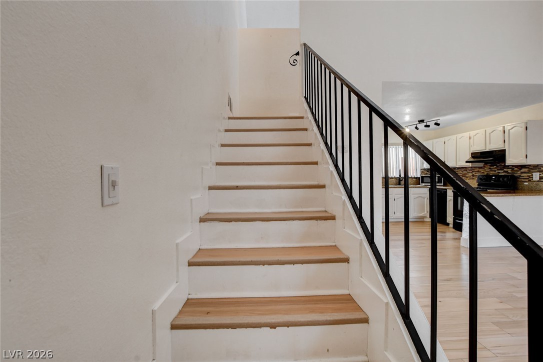 5198 Garden Lane D Property Photo 18
