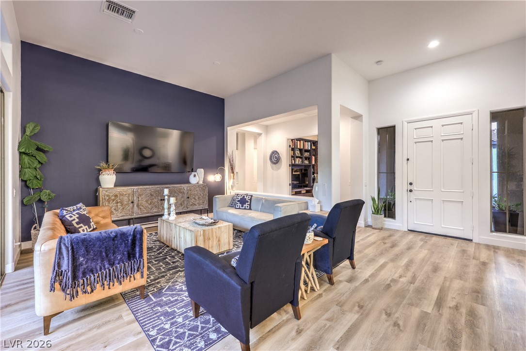 7 Canoa Hills Drive Property Photo 10