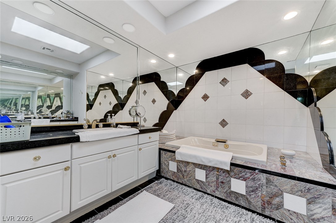 8340 Carmel Ridge Court Property Photo 18