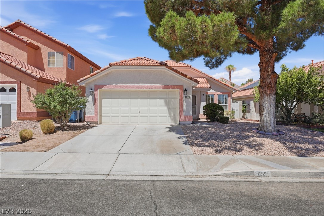 1221 Rainbow Meadows Drive Property Photo 2