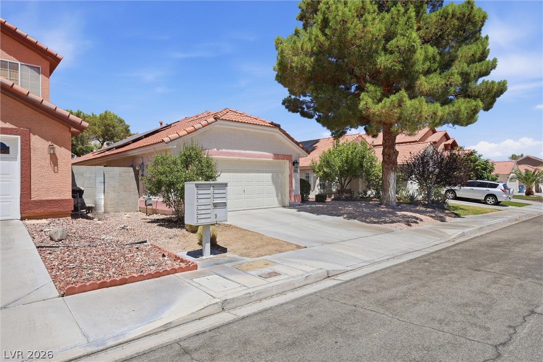 1221 Rainbow Meadows Drive Property Photo 4