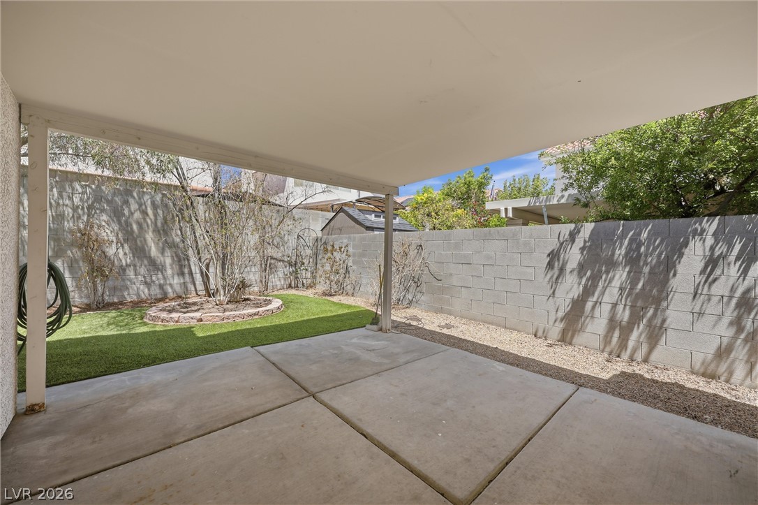 1221 Rainbow Meadows Drive Property Photo 6