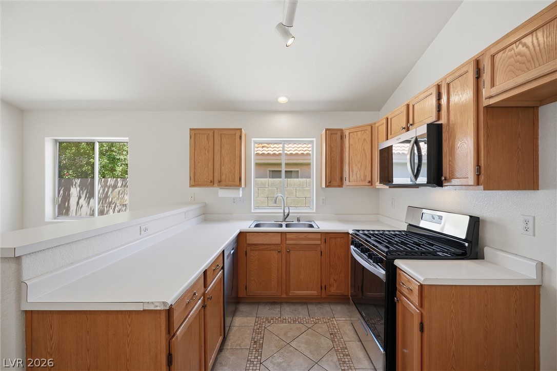 1221 Rainbow Meadows Drive Property Photo 14