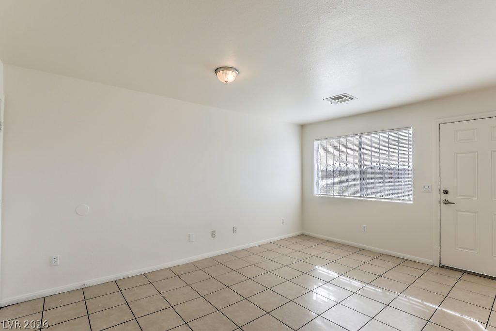 3127 North Walnut Road A Property Photo 5