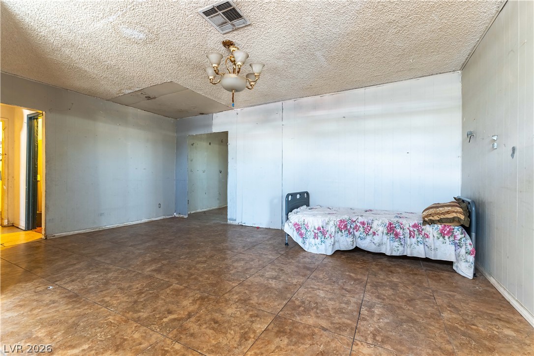 2419 North Gateway Road Property Photo 3