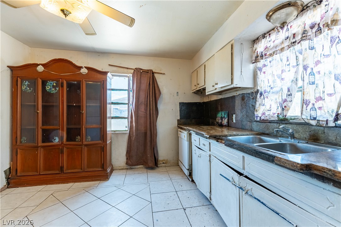2419 North Gateway Road Property Photo 5
