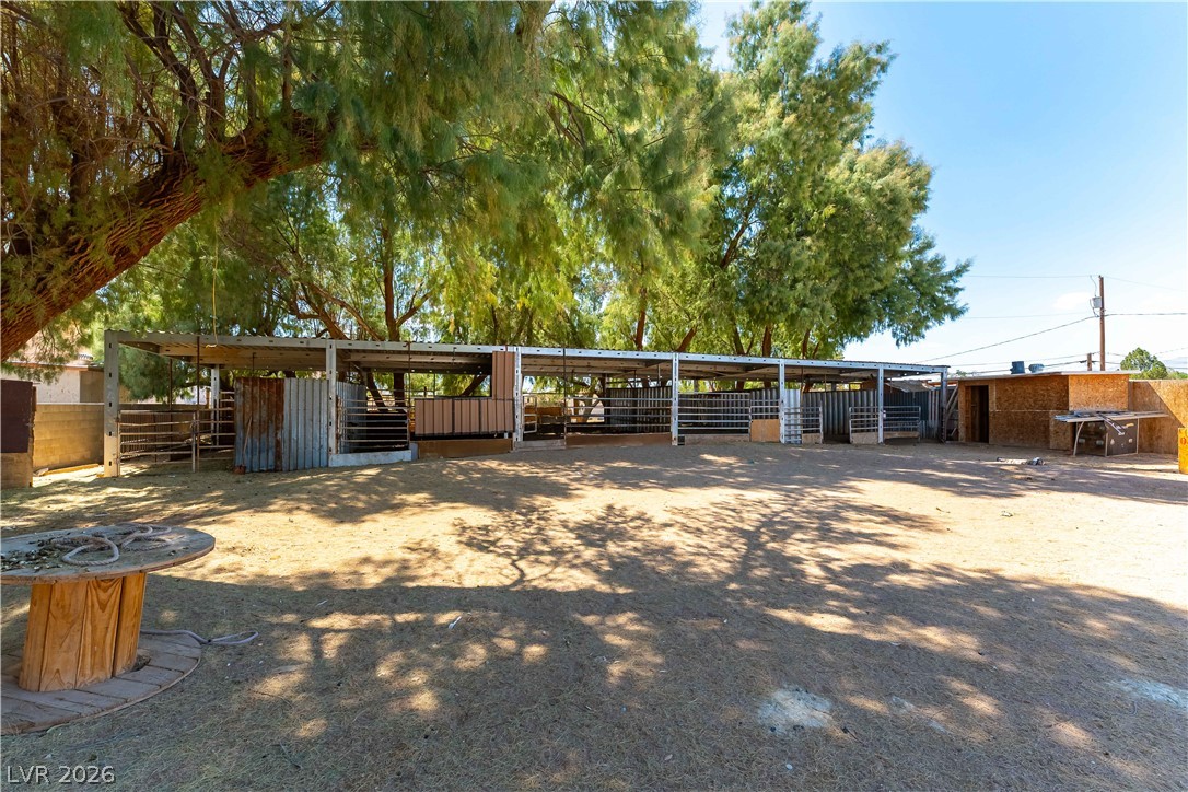 2419 North Gateway Road Property Photo 7