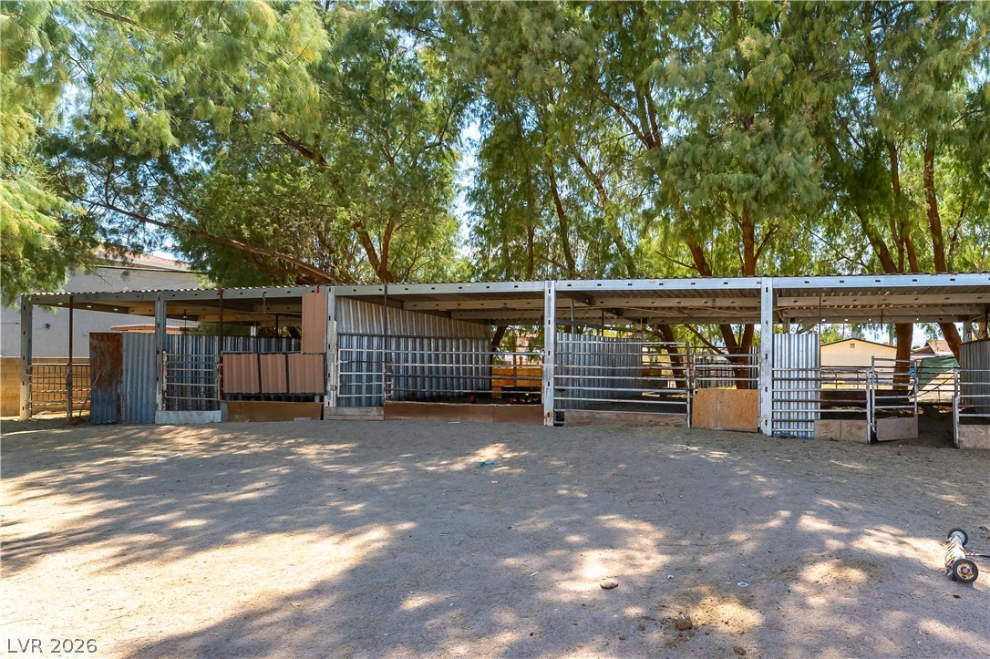 2419 North Gateway Road Property Photo 8