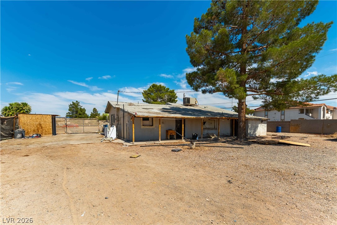 2419 North Gateway Road Property Photo 10