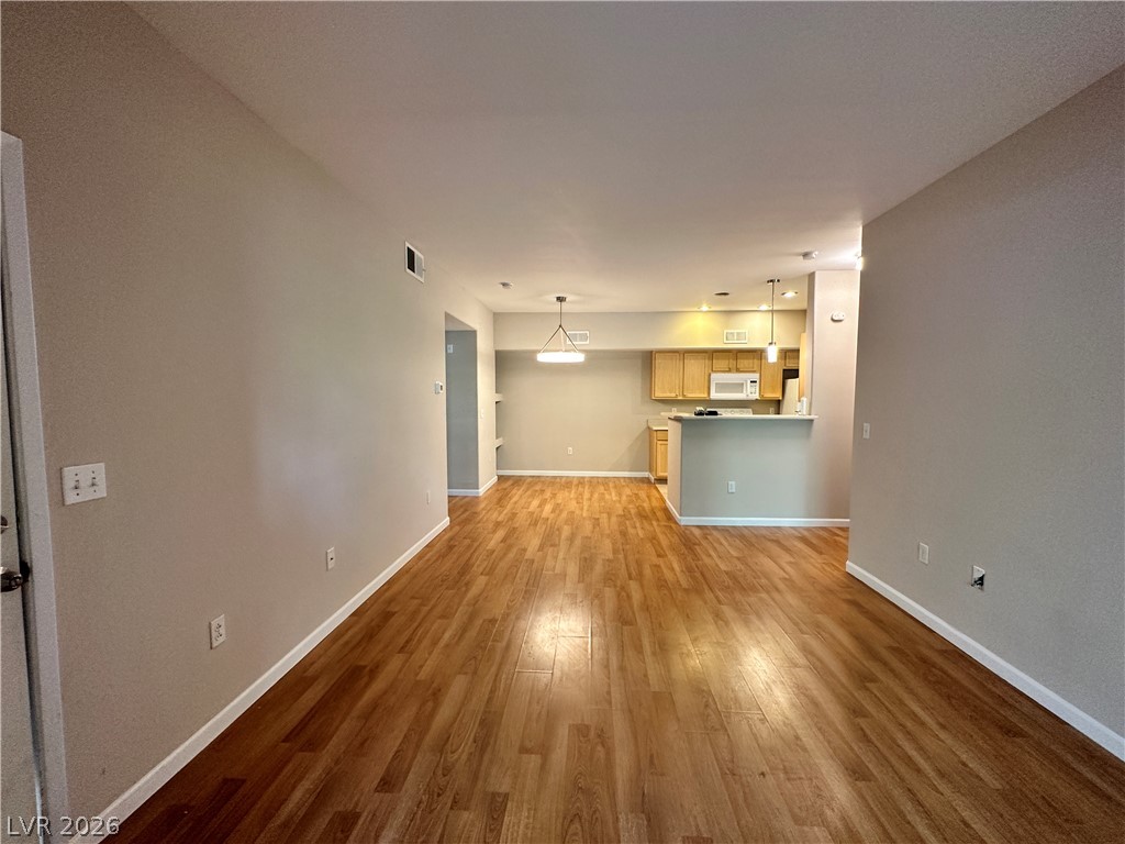 2615 West Gary Avenue 2007 Property Photo 5