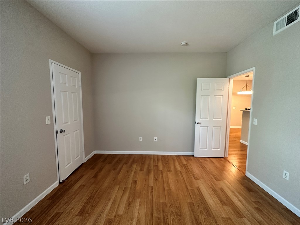 2615 West Gary Avenue 2007 Property Photo 8
