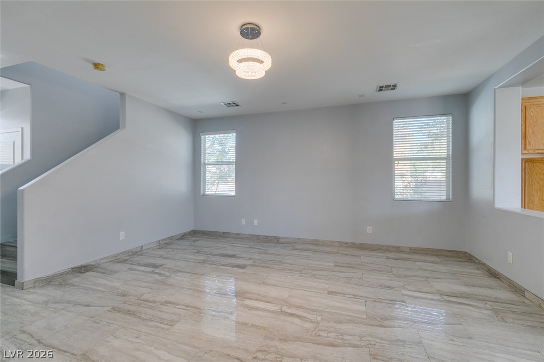 91 Lockheed Avenue Property Photo 9