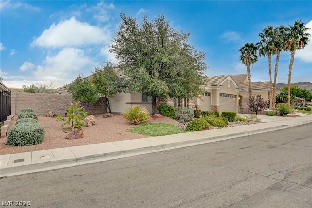 2052 Sinfonia Avenue Property Photo 2