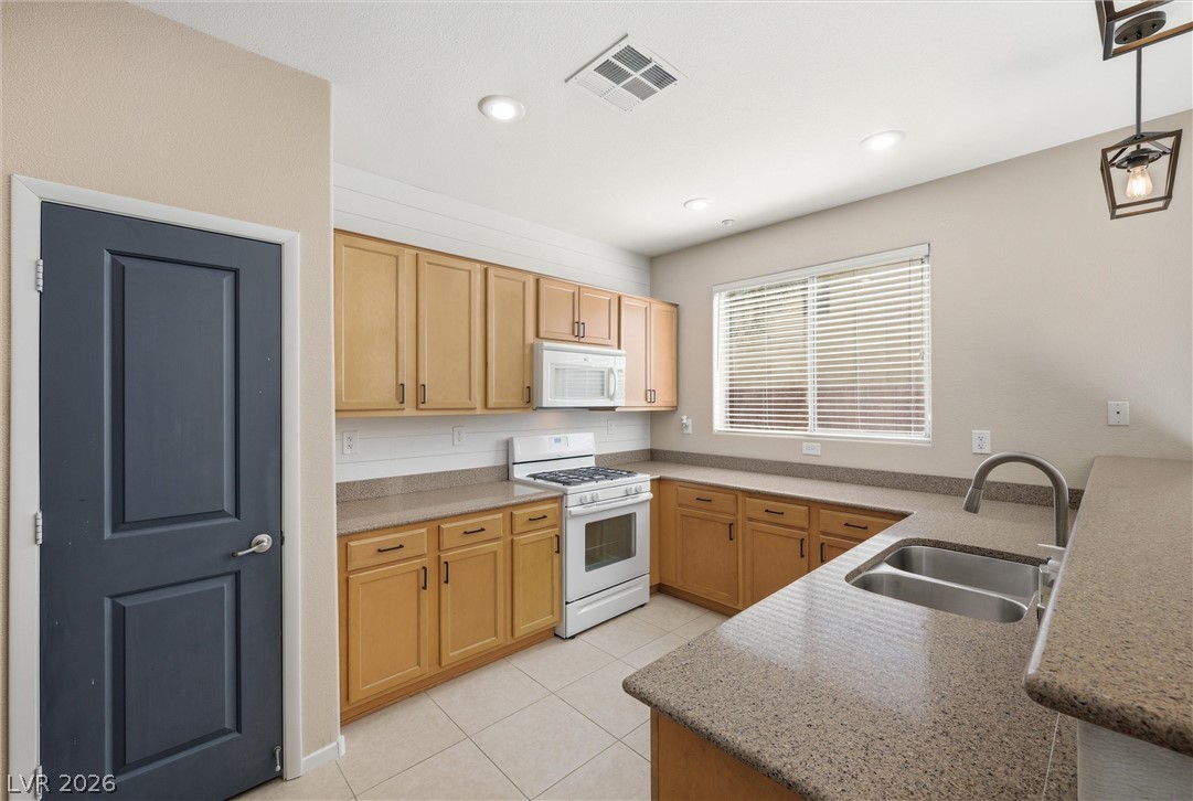10717 Cape Shore Avenue Property Photo 9