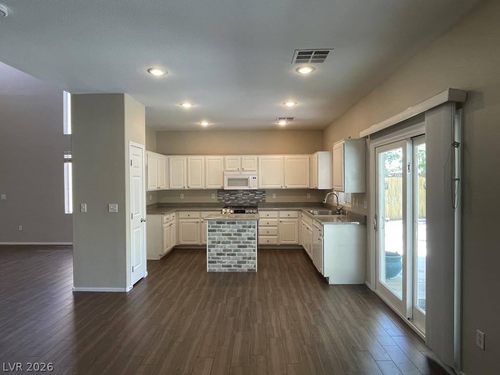 5301 Appleside Street Property Photo 16