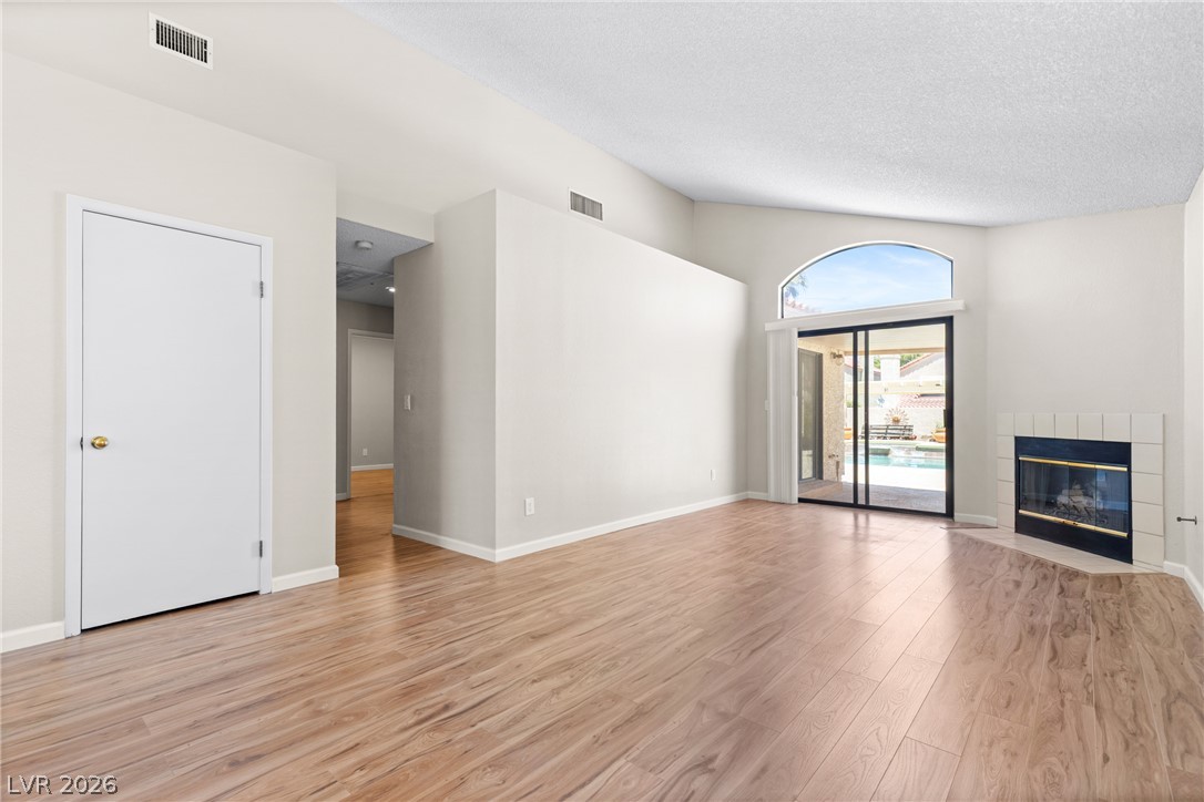 2712 Strathmoor Drive Property Photo 2