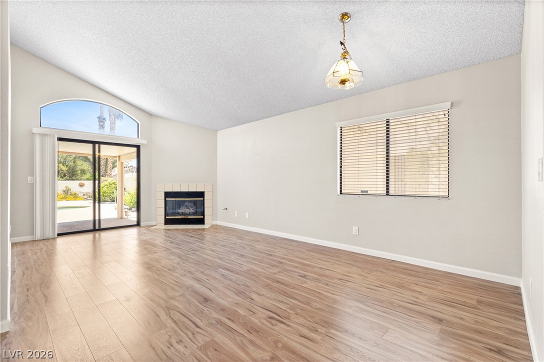 2712 Strathmoor Drive Property Photo 4