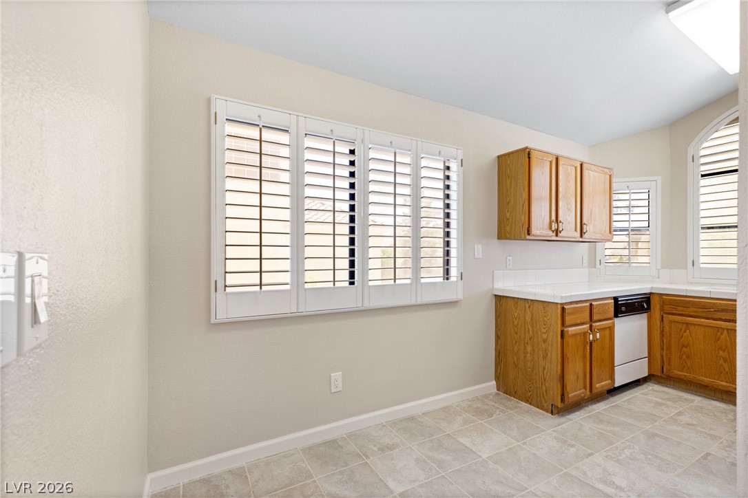 2712 Strathmoor Drive Property Photo 7