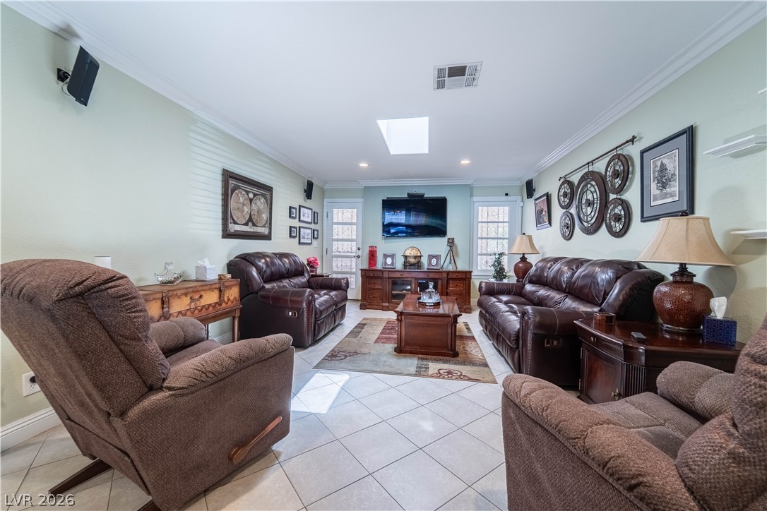 4656 Skyland Drive Property Photo 5