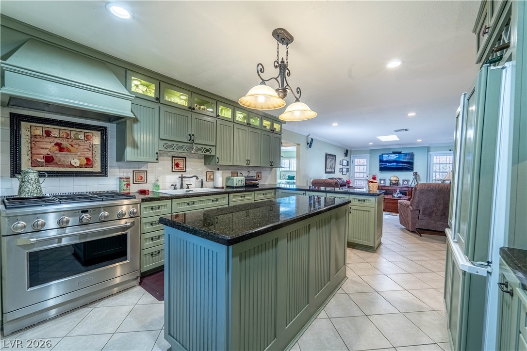 4656 Skyland Drive Property Photo 8