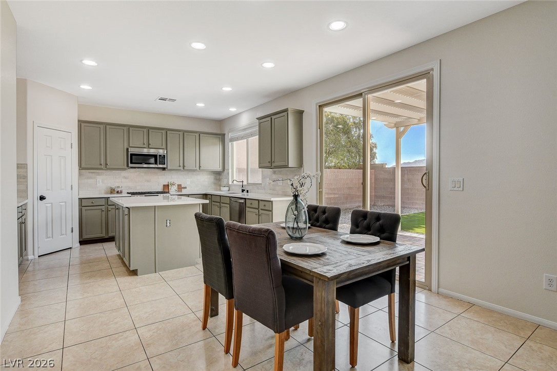 4420 Desert Haven Avenue Property Photo 13