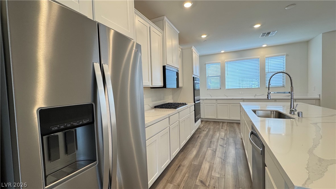 1429 Whistling Kite Street Property Photo 8