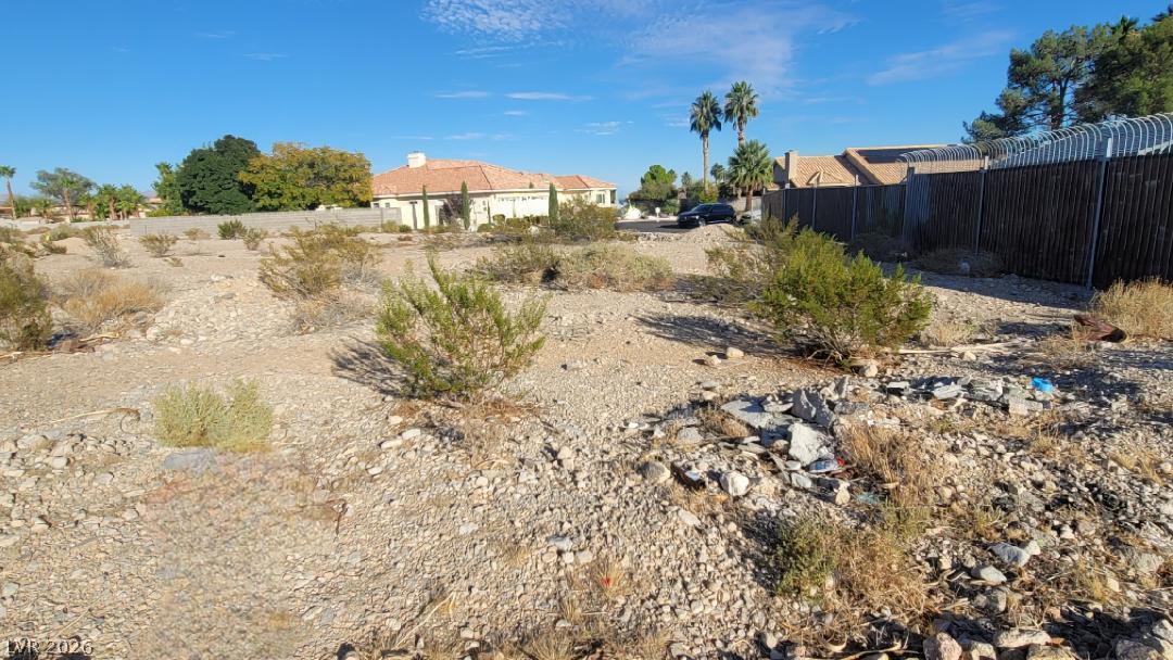 9180 West Hammer Lane Property Photo 7