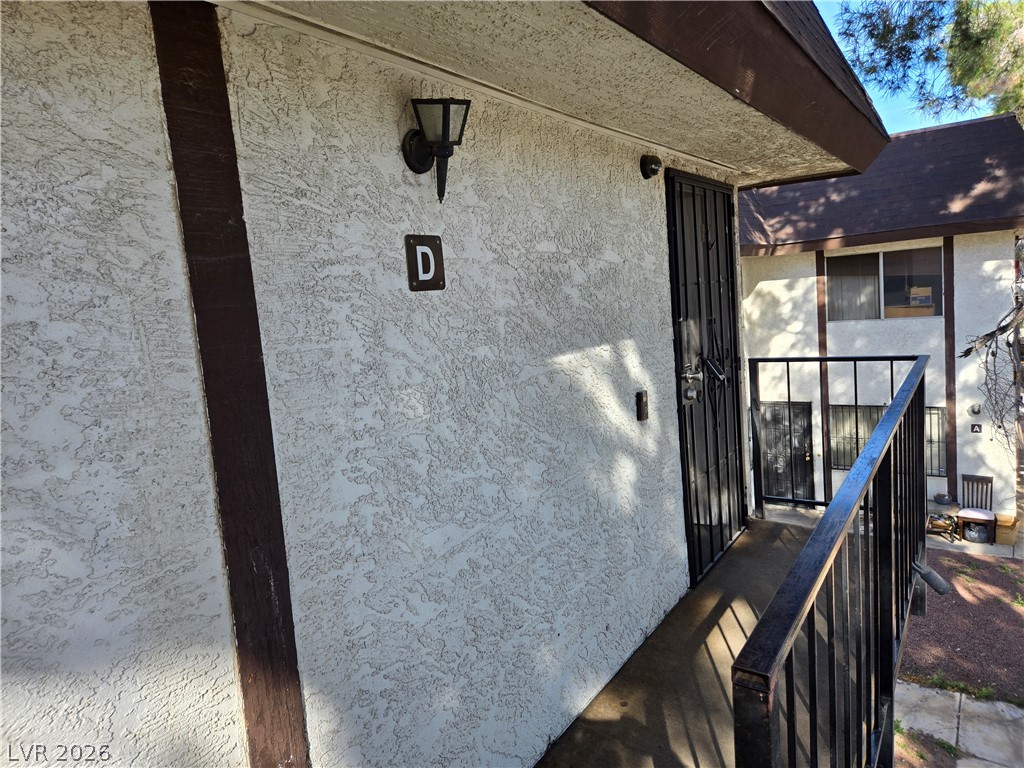 4348 Tara Avenue D Property Photo 4