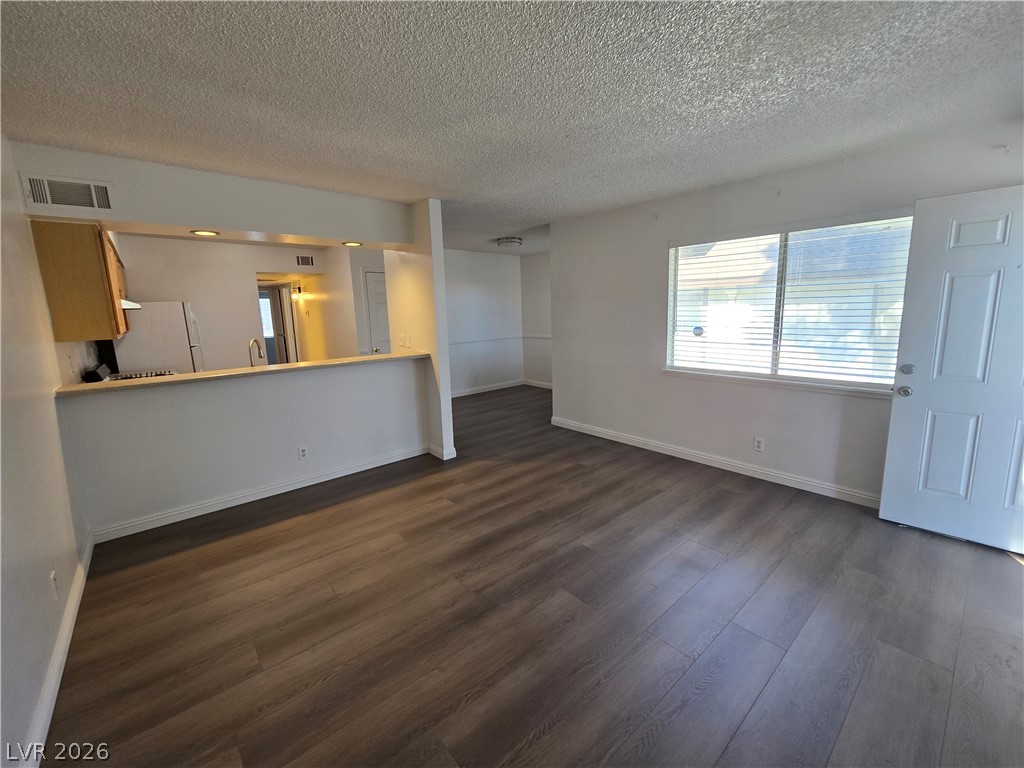 4348 Tara Avenue D Property Photo 6
