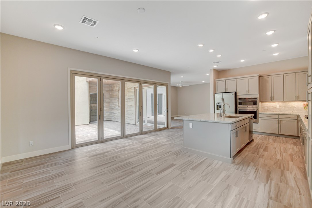 10885 Crimson Cliffs Avenue Property Photo 9