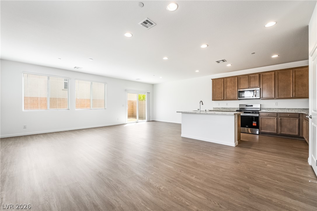 9332 Juniper Shade Street Property Photo 2