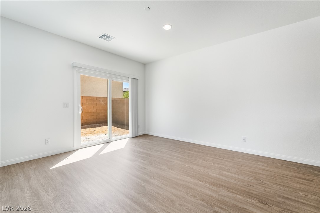 9332 Juniper Shade Street Property Photo 7