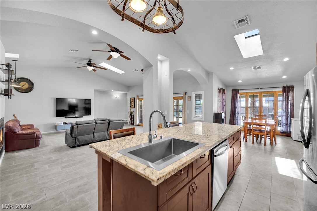 420 North Racetrack Road Property Photo 6