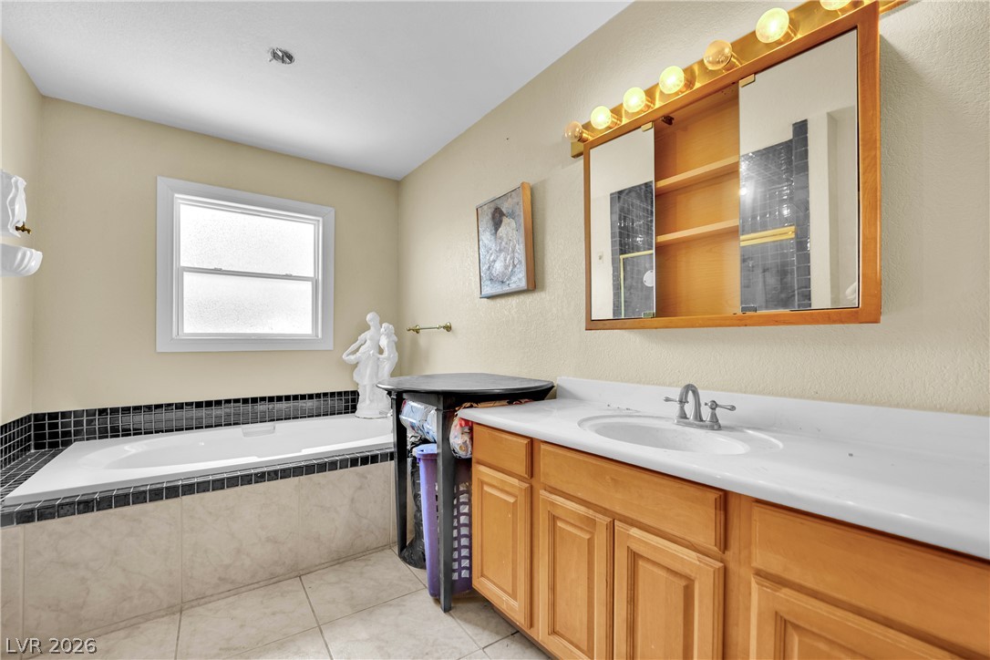 420 North Racetrack Road Property Photo 34
