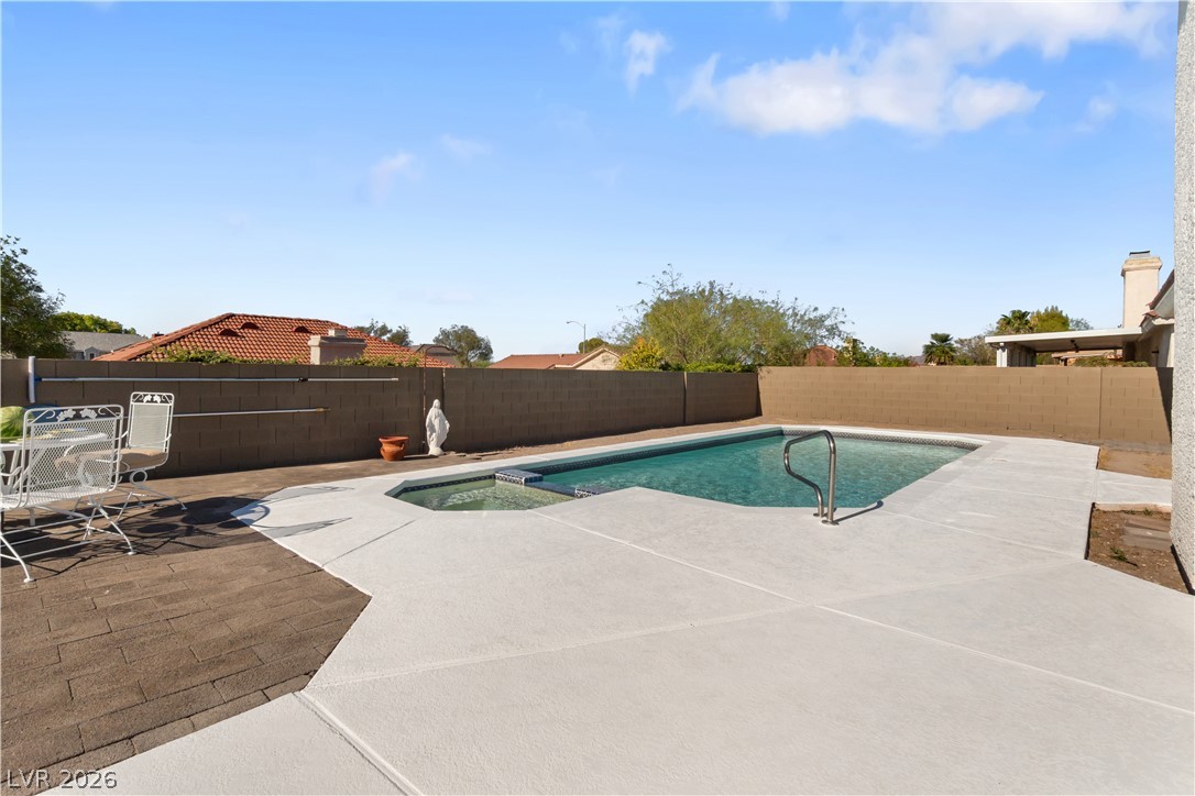 336 Oak Canyon Drive Property Photo 12