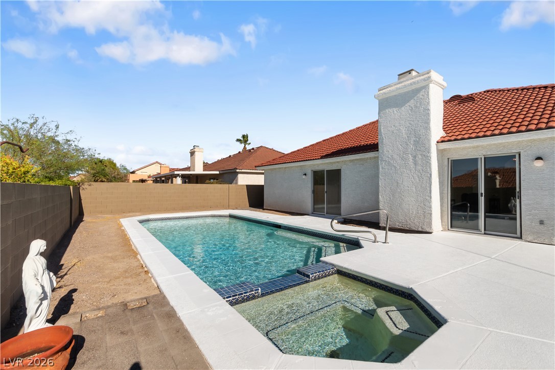 336 Oak Canyon Drive Property Photo 14