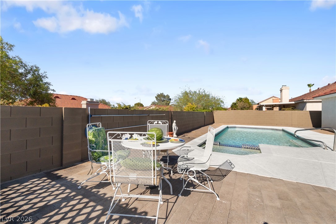 336 Oak Canyon Drive Property Photo 15