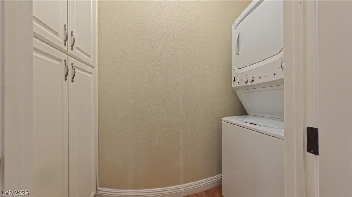 1274 Calcione Drive Property Photo 19