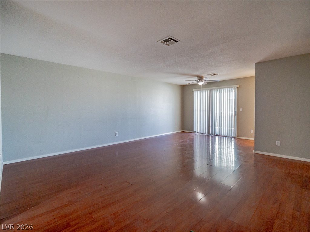 1401 Linnbaker Lane 202 Property Photo 3