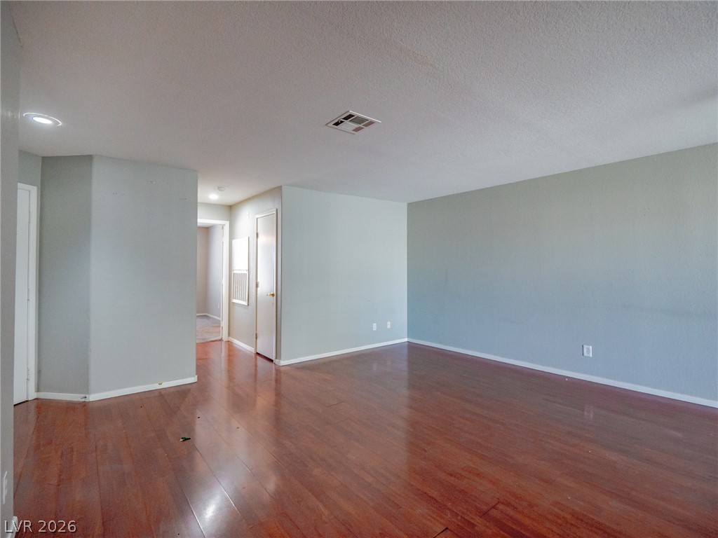 1401 Linnbaker Lane 202 Property Photo 7