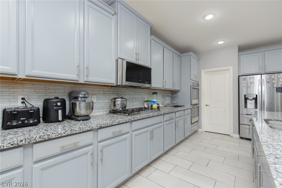 824 Claystone Ridge Avenue Property Photo 7