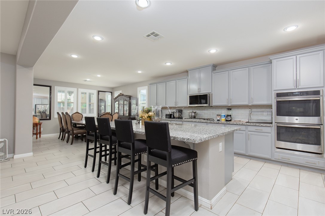 824 Claystone Ridge Avenue Property Photo 10
